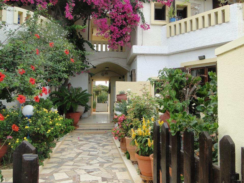 Paradise Inn Милатос Экстерьер фото